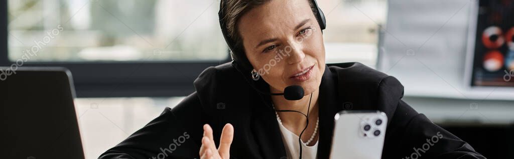 Atención al cliente con auriculares